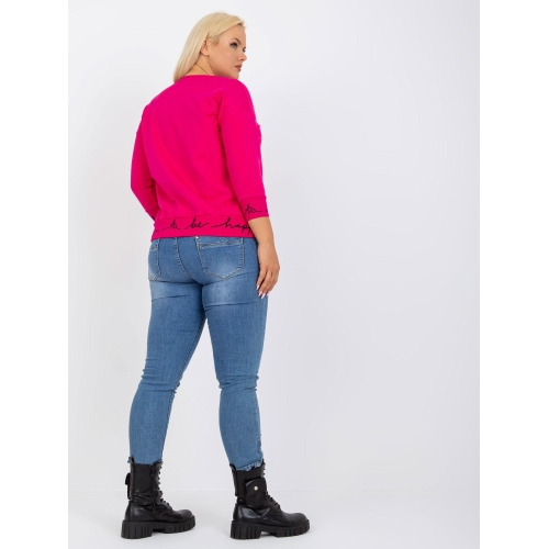 Fuchsiová mikina s nápisy na manžetách